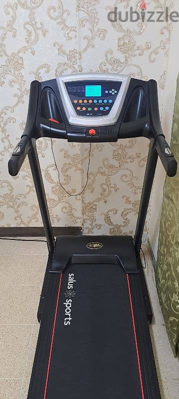 Treadmill with Automatic Inclined Function Like new,can Delivere also 1