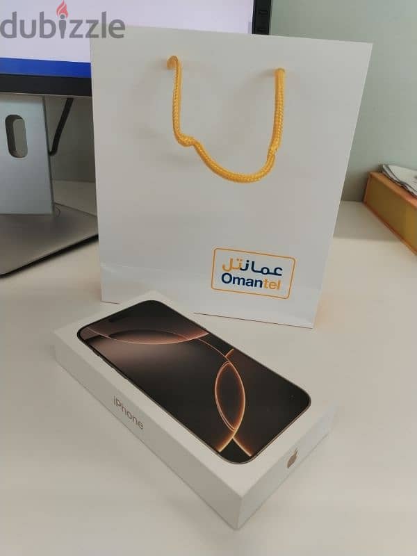 Brand New iPhone 16 Pro Max 256GB fresh from Omantel outlet 4