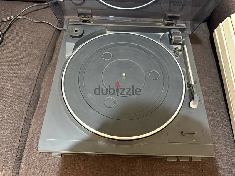 Vinyl Record Player 0