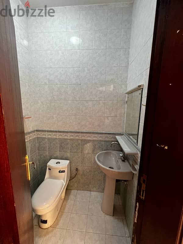 1 BHK with 2 toilets. A/c in living and bedroom 5