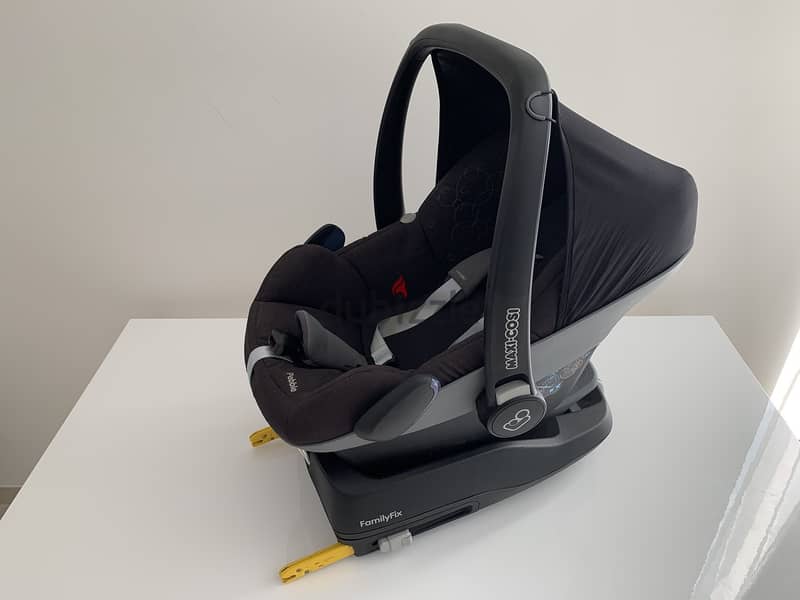 Maxi Cosi newborn car seat 4