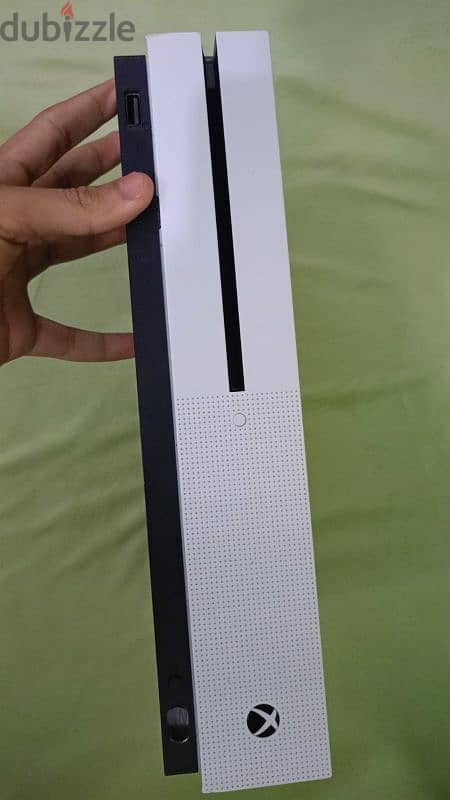 Xbox one s One terabyte storage interested message me WHATSAP 79784802 5