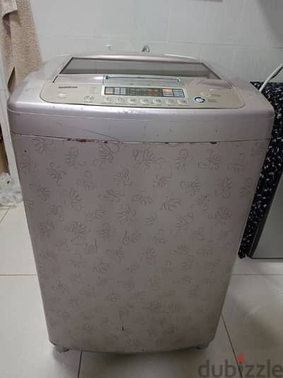 15 kg LG fuzzy Logic washing machine for sale in Awqad Salalah