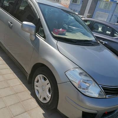 Nissan Tiida 2012