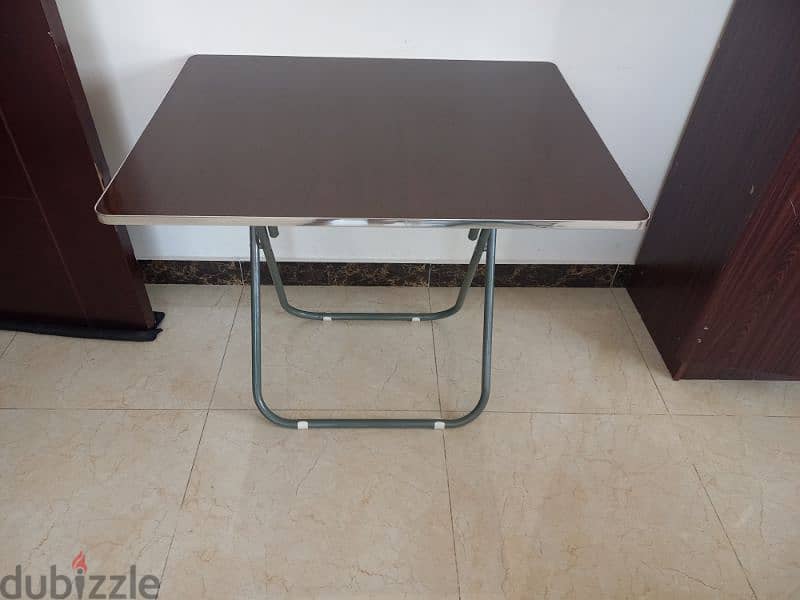 Office chair and table 3