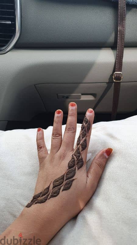 Henna artist 2