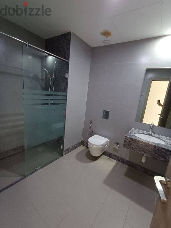 Apartment for rent in Al Qurm funzone للأجار في القرم مقابل 6