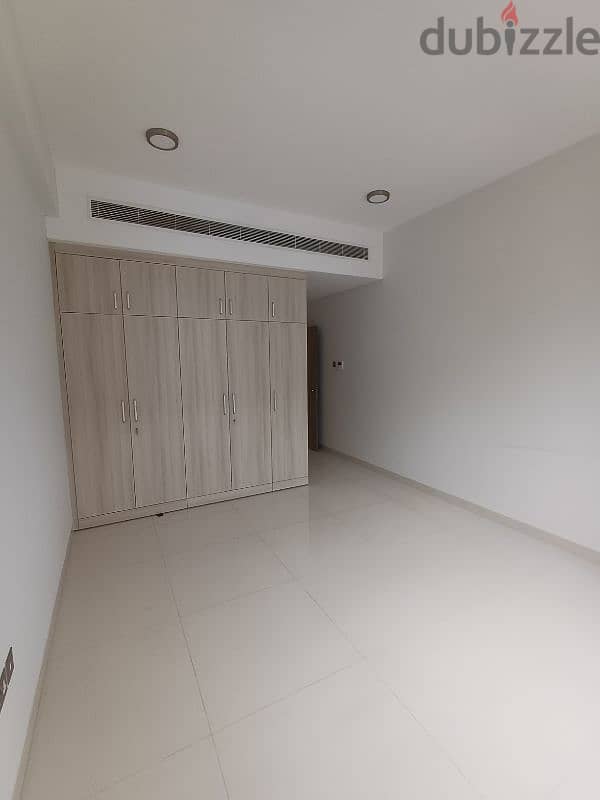 Apartment for rent in Al Qurm funzone للأجار في القرم مقابل 9