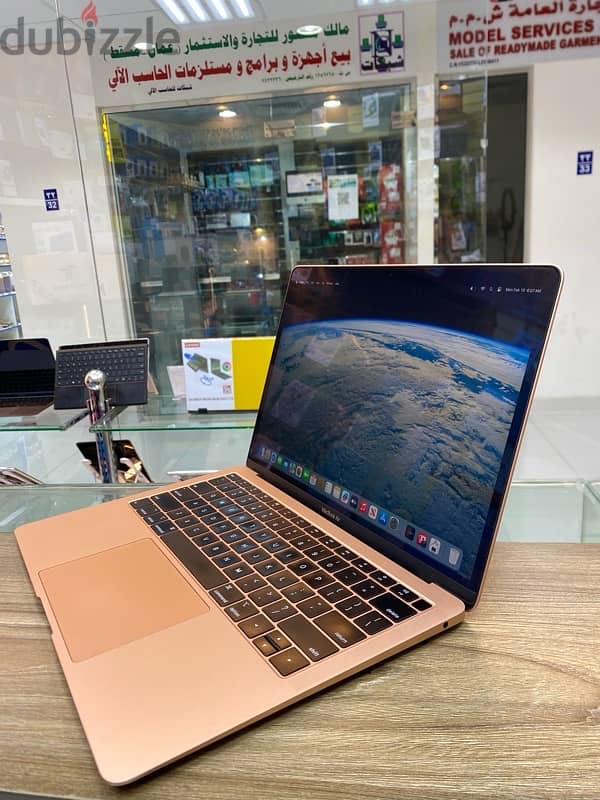 Apple MacBook Air  2