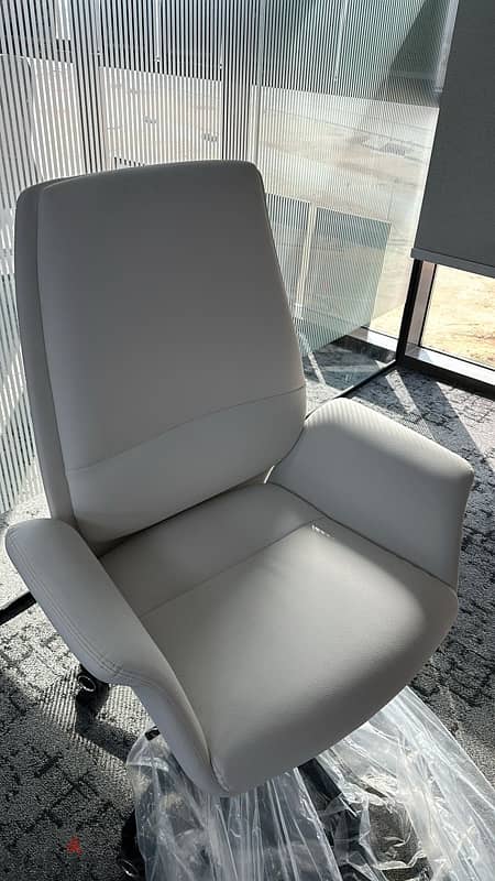 BRAND NEW OFFICE CHAIR FOR SALE 2