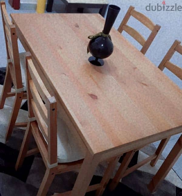 . طاولة  سفرة  مع اربع كراسي  . dining table with 4 chairs 0