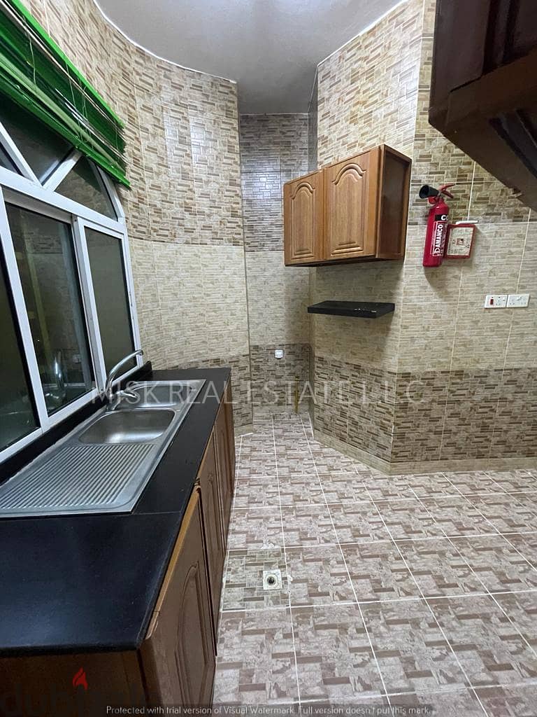 Spacious 3 Bedroom Apartment FREE WIFI – Al Mawaleh South 4