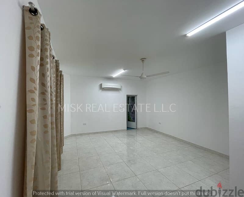 Spacious 3 Bedroom Apartment FREE WIFI – Al Mawaleh South 5