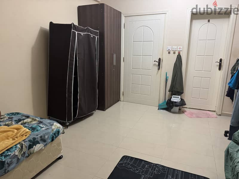 1 furnished apartment room is avalaible for rent in Al Khuwair 5