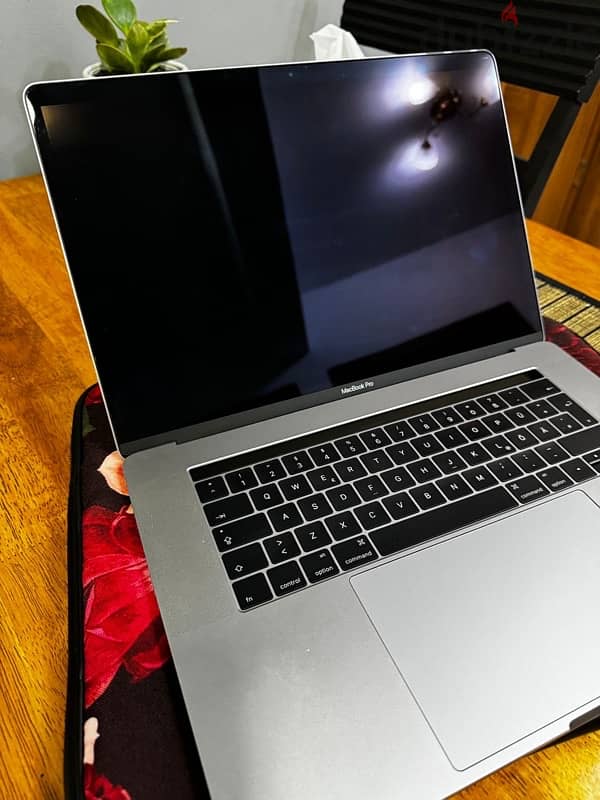 MacBook pro urgent Sale 2