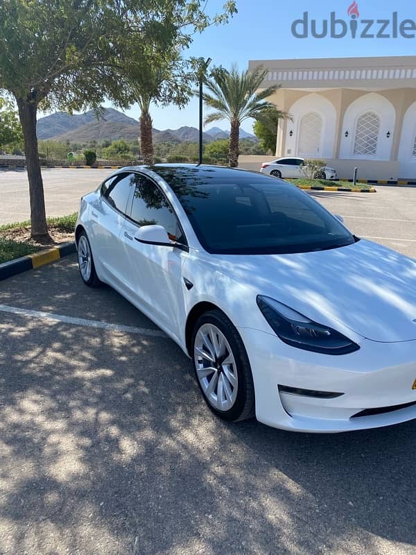 Tesla Model 3 standers rang clean and good condition 0