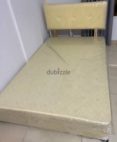 Selling 120x180 Bed