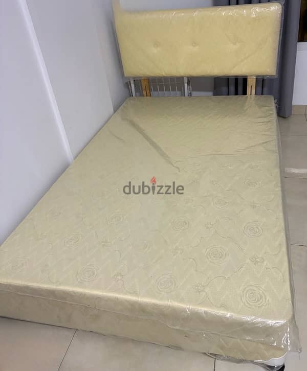 Selling 120x180 Bed 0