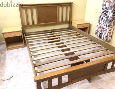 queen size bed with 2 side table