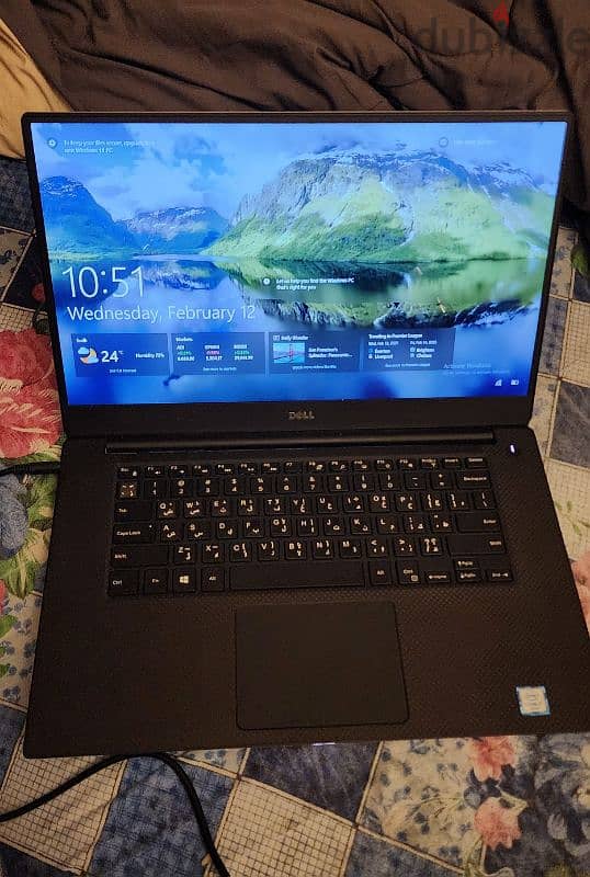 Dell laptop i7. RAM 16 gb. 512. graphics card. 530 gb 1