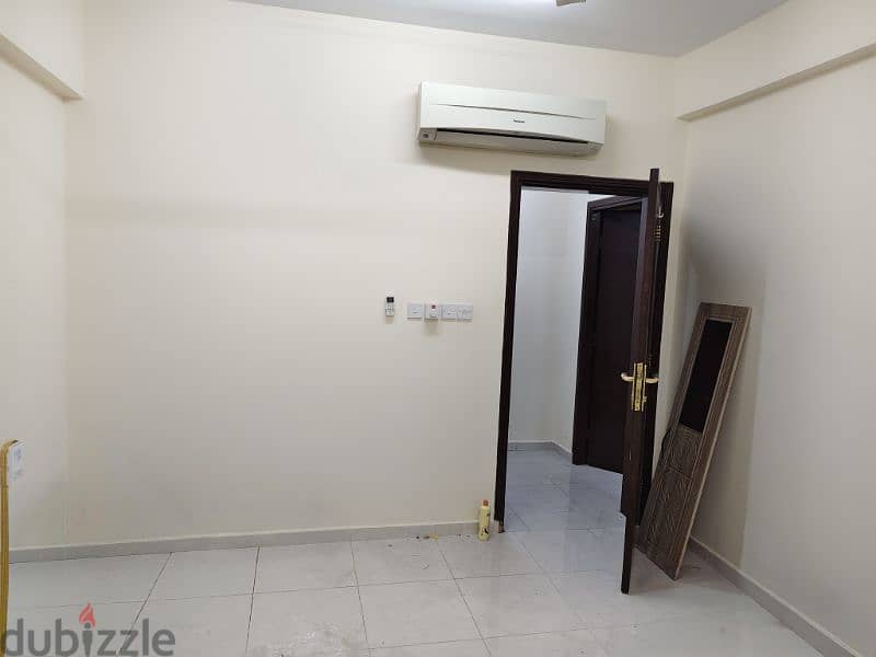 Single room with attached bathroom available for Executive bachelor. 0