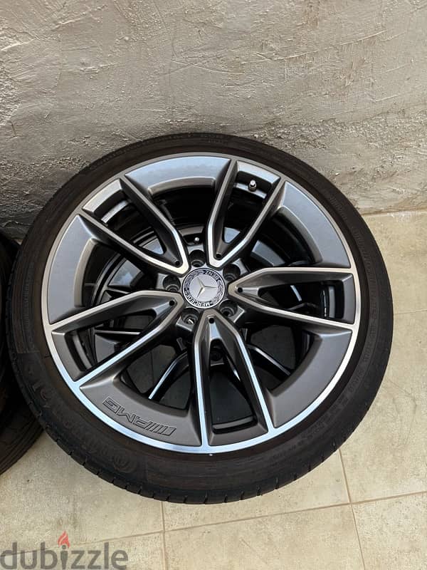 Mercedes c300  rim/tyres Continental Runflat almost new 3