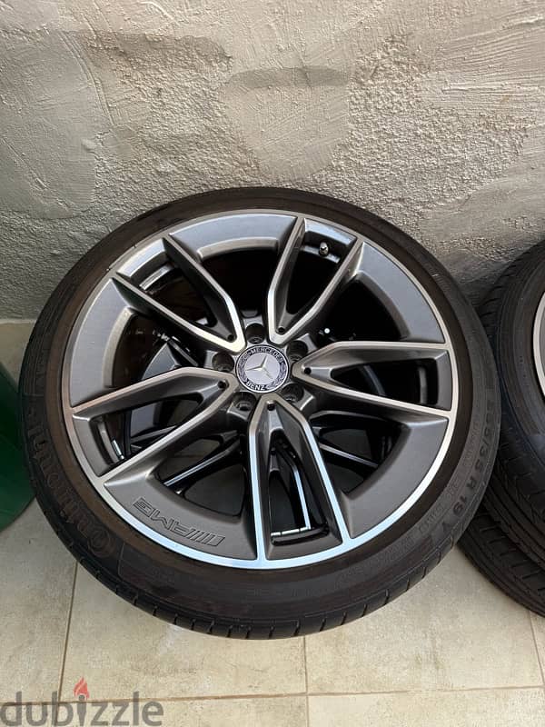 Mercedes c300  rim/tyres Continental Runflat almost new 4