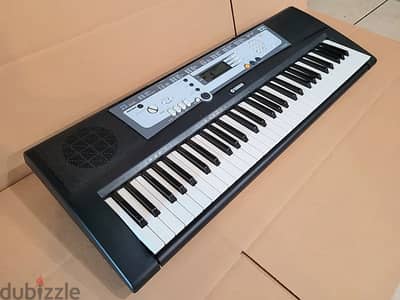 Yamaha PSR-E213 keyboard