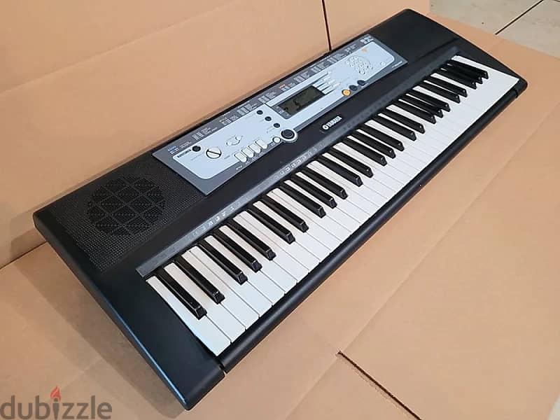 Yamaha PSR-E213 keyboard 0