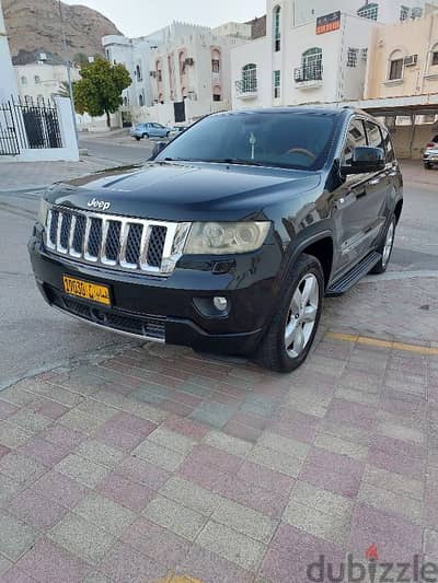 Jeep Grand Cherokee, Overland edition in mint  condition.