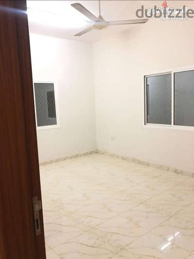 شقة نظيفة بسعر وموقع خيالي للايجار. A clean apartment at a great price