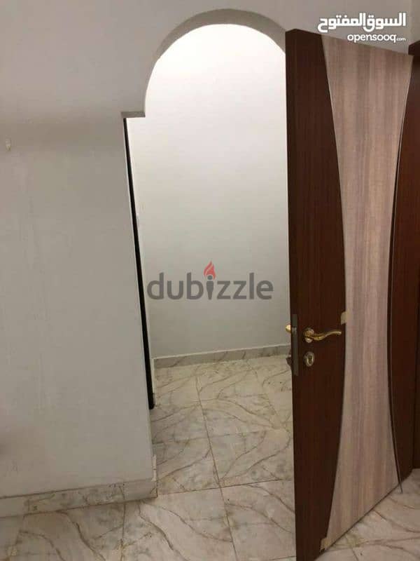 شقة نظيفة بسعر وموقع خيالي للايجار. A clean apartment at a great price 2