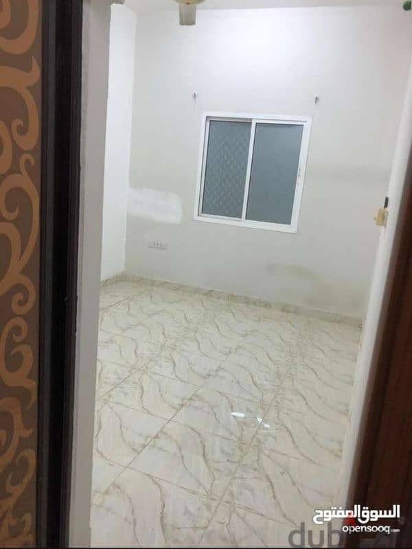 شقة نظيفة بسعر وموقع خيالي للايجار. A clean apartment at a great price 7