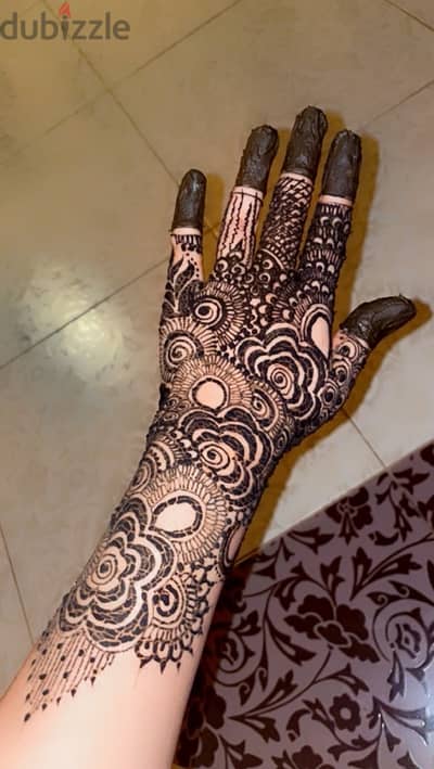 Heena artist service available