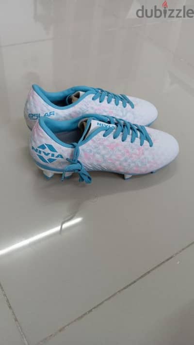 NIVIA Kids Football Shoe Size: 37(UK3)