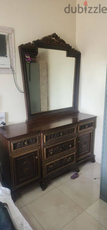 dressing table 1