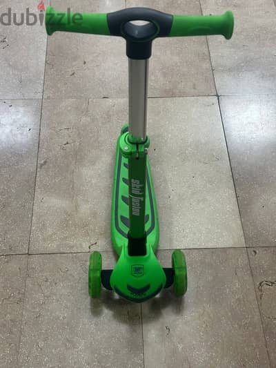 Skid Fusion kids scooter - Sparingly used