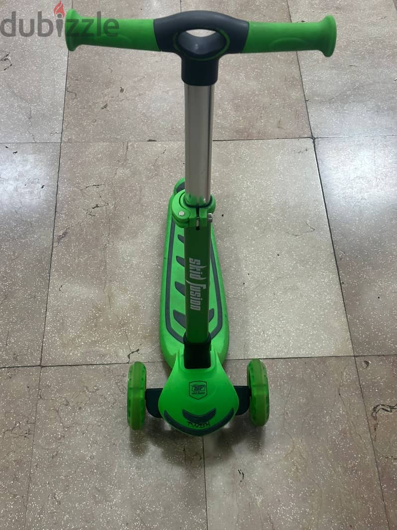 Skid Fusion kids scooter - Sparingly used 0