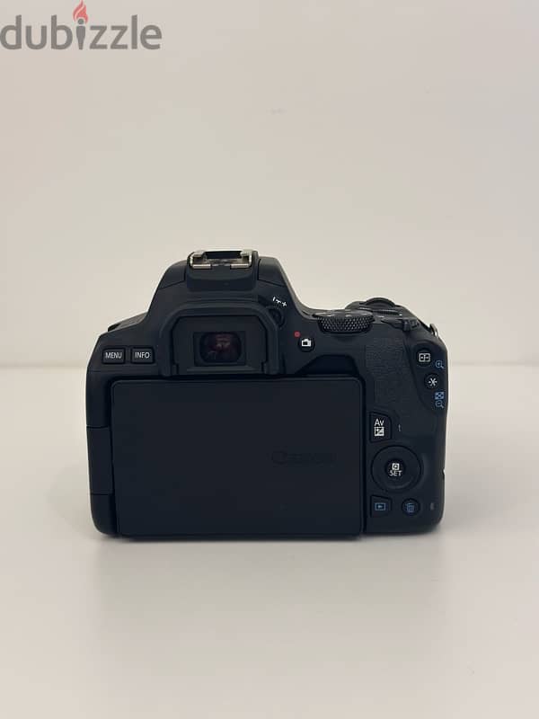 Canon Eos 250D 2