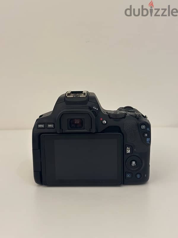 Canon Eos 250D 3