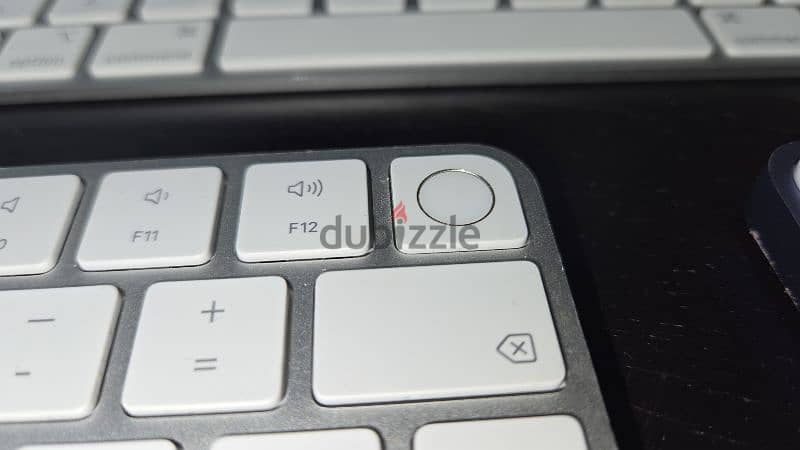 (New & Use)Apple Magic Keyboard with and without (Touch-ID) & (Numpad) 1