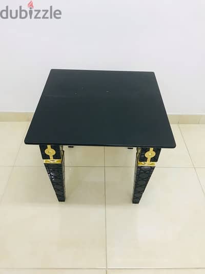 very good condition table for sale