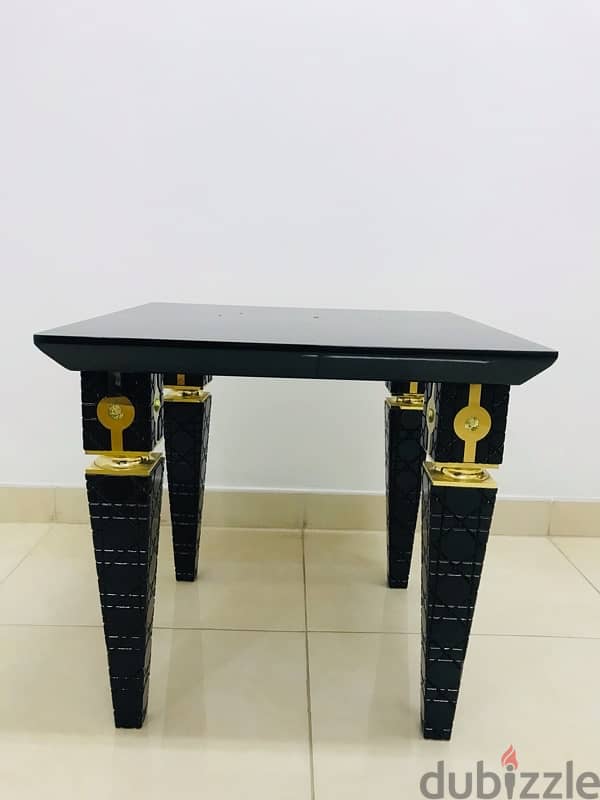 very good condition table for sale 1