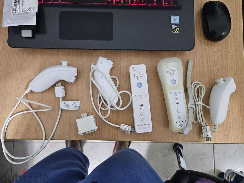 Nintendo Wii + 2 controllers 1