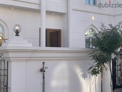 7 BHK new villa and big with elevator for rent located mawaleh 11