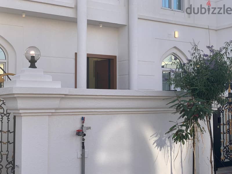 7 BHK new villa and big with elevator for rent located mawaleh 11 0