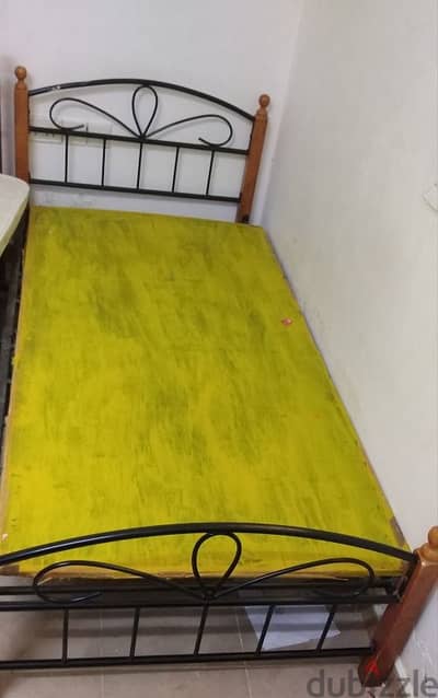 good condition cot for sale