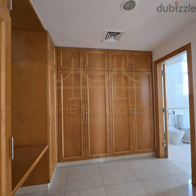 5+1  BR Spacious Modern Villa in Qurum 1