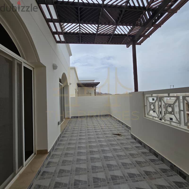 5+1  BR Spacious Modern Villa in Qurum 5