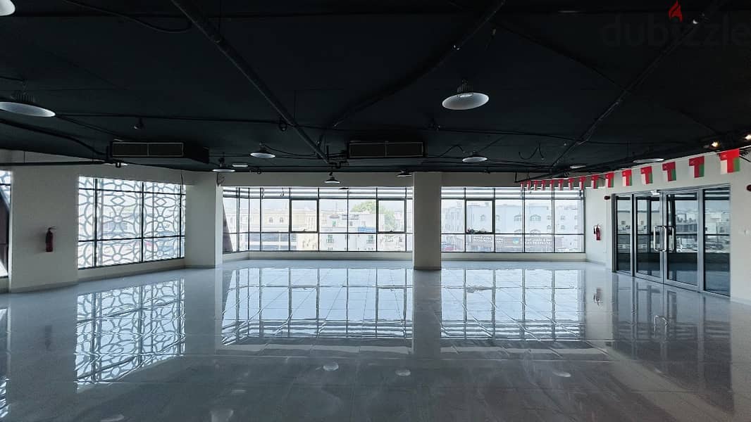 Specious commercial space for rent - مساحة تجارية للايجار في ١٨ نوفمبر 7